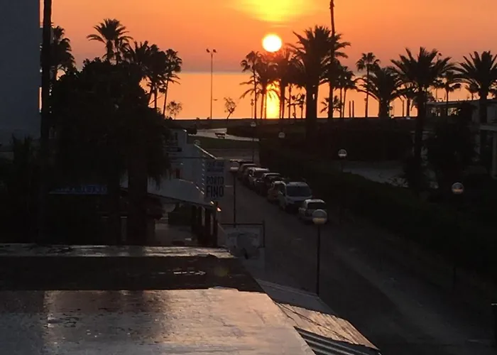 Ξενοδοχείο Miel 2*